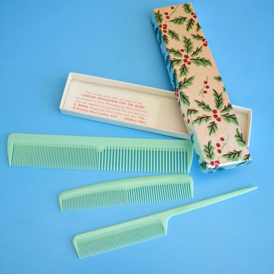 Vintage 1960s Christmas Box - Plastic Comb Set Inside - Unused