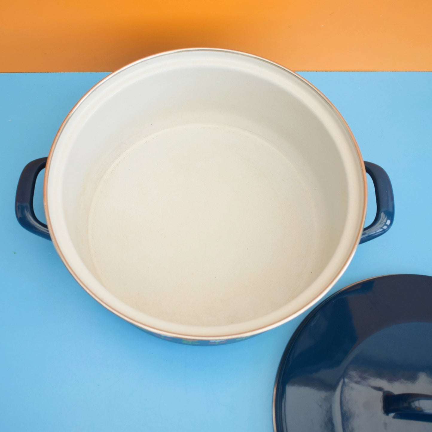 Vintage 1960s Enamel Casserole - Teal Flower Power