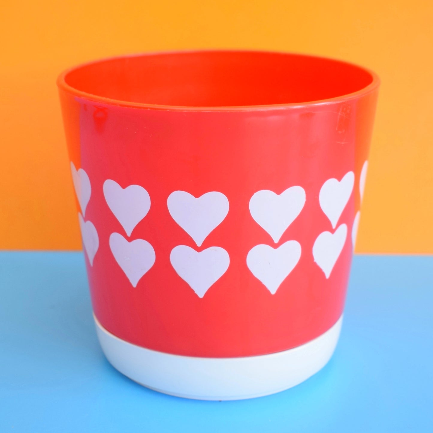 Vintage 1960s Plastic Plant Pot - Red/ White Hearts - Christo
