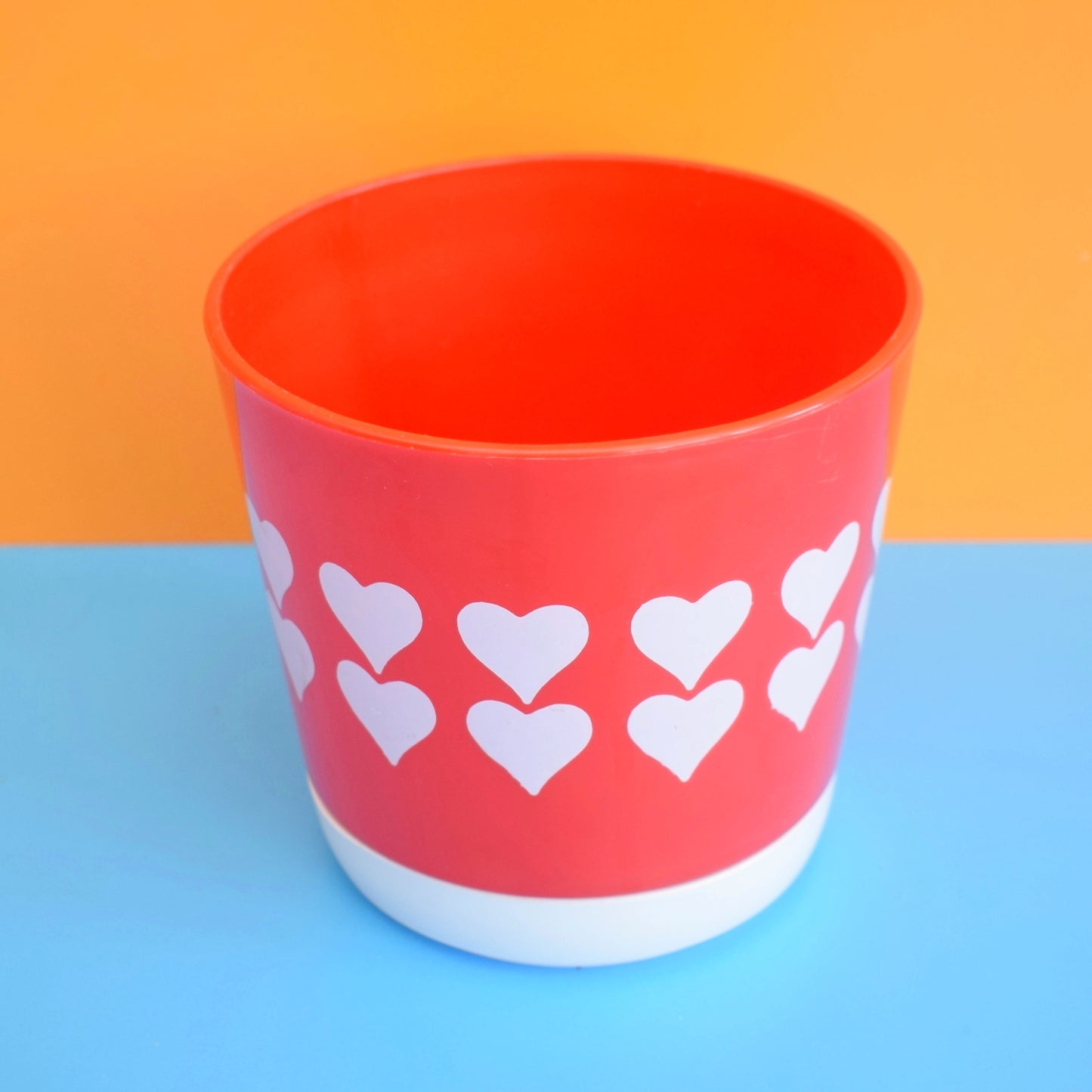 Vintage 1960s Plastic Plant Pot - Red/ White Hearts - Christo