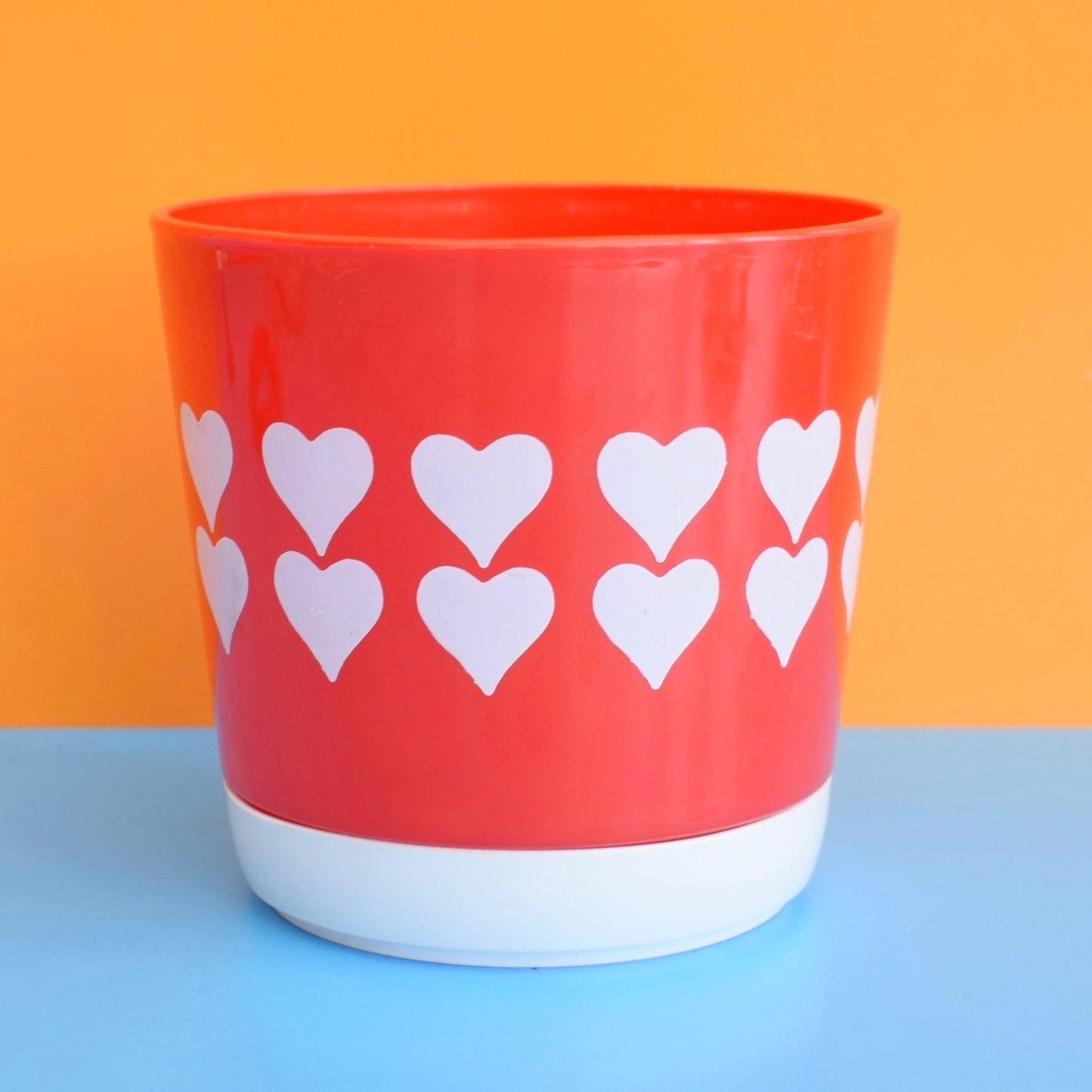Vintage 1960s Plastic Plant Pot - Red/ White Hearts - Christo