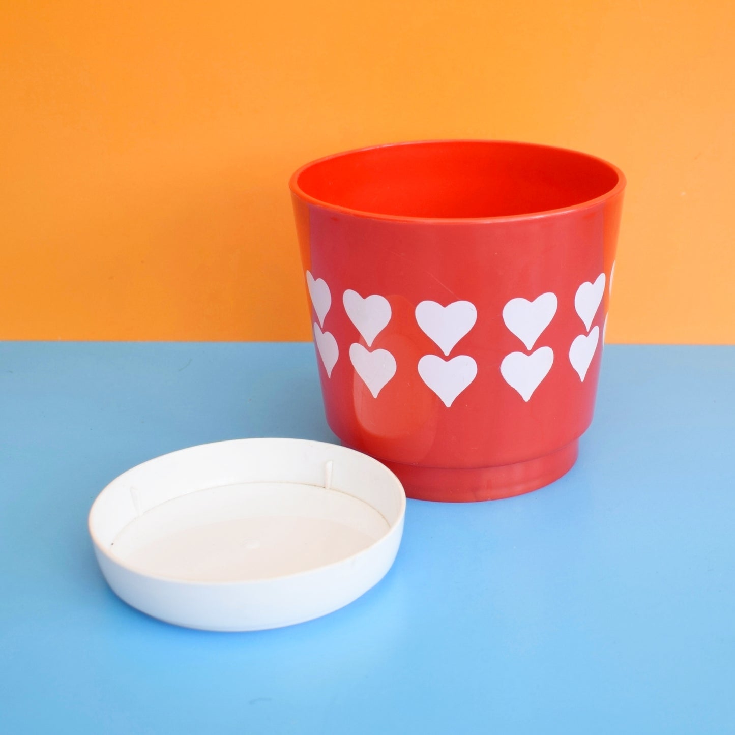 Vintage 1960s Plastic Plant Pot - Red/ White Hearts - Christo