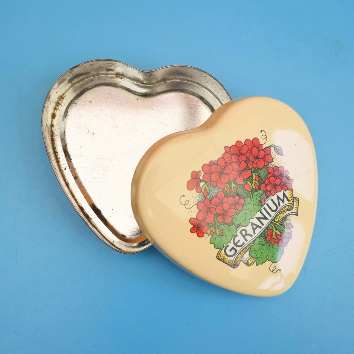 Vintage 1970s Heart Shaped Tin - Geranium / Dartington Glass Heart Paperweight