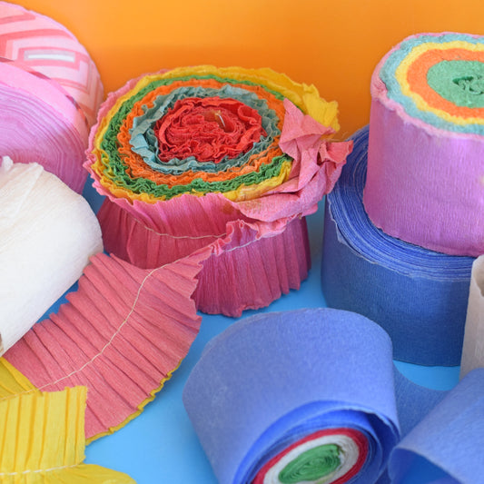 Vintage 1950s Pretty Crepe Paper Streamers  x11 Rolls