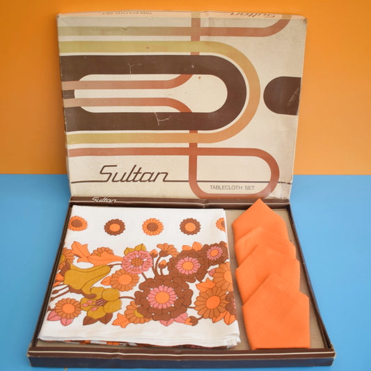 Vintage 1970s Tablecloth / Napkin Boxed Set - Sultan - Columbine