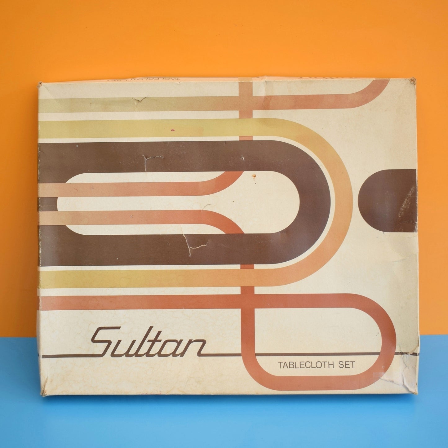 Vintage 1970s Tablecloth / Napkin Boxed Set - Sultan - Columbine