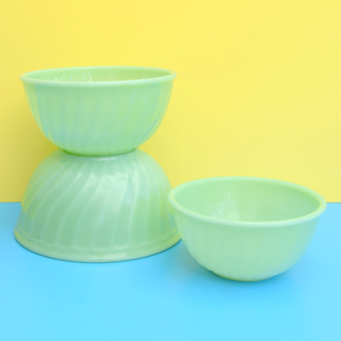 American Fire King Jadeite Set of Glass Nesting Bowls - Jade Green