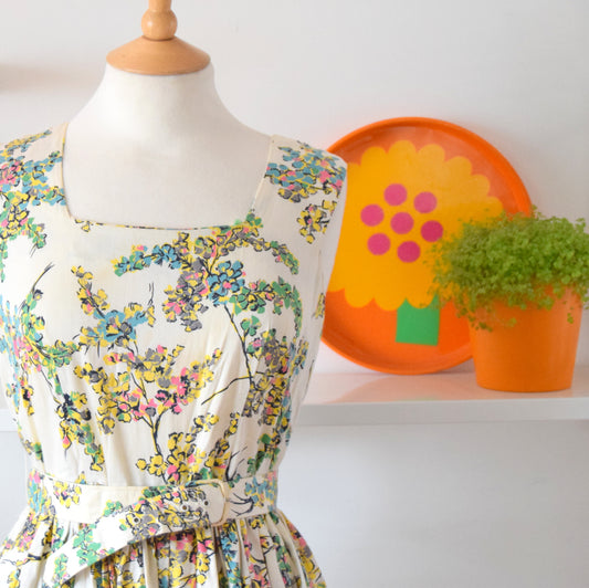Vintage 1950s Pretty Fit & Flare Dress - Mimosa Flowers / Blossom size 12 ish