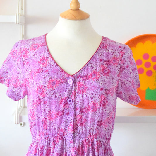 Vintage 1990s Fit & Flare Shorter Flower Power Dress - Sz 14 - Purple