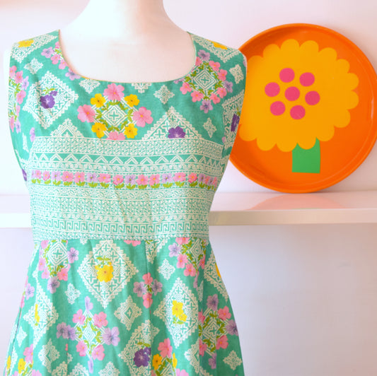 Vintage 1960s Fit & Flare Dress - Spring Green -  Size 14 -16