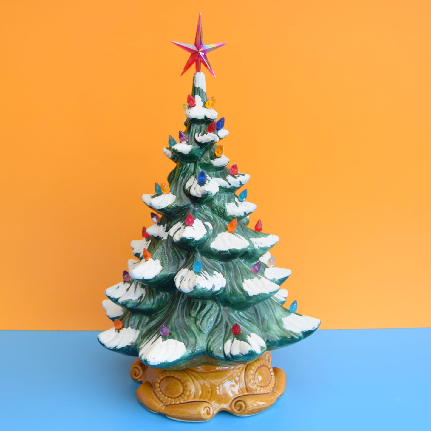 Vintage Ceramic Christmas Tree Lamp - Rainbow Flame Bulbs .