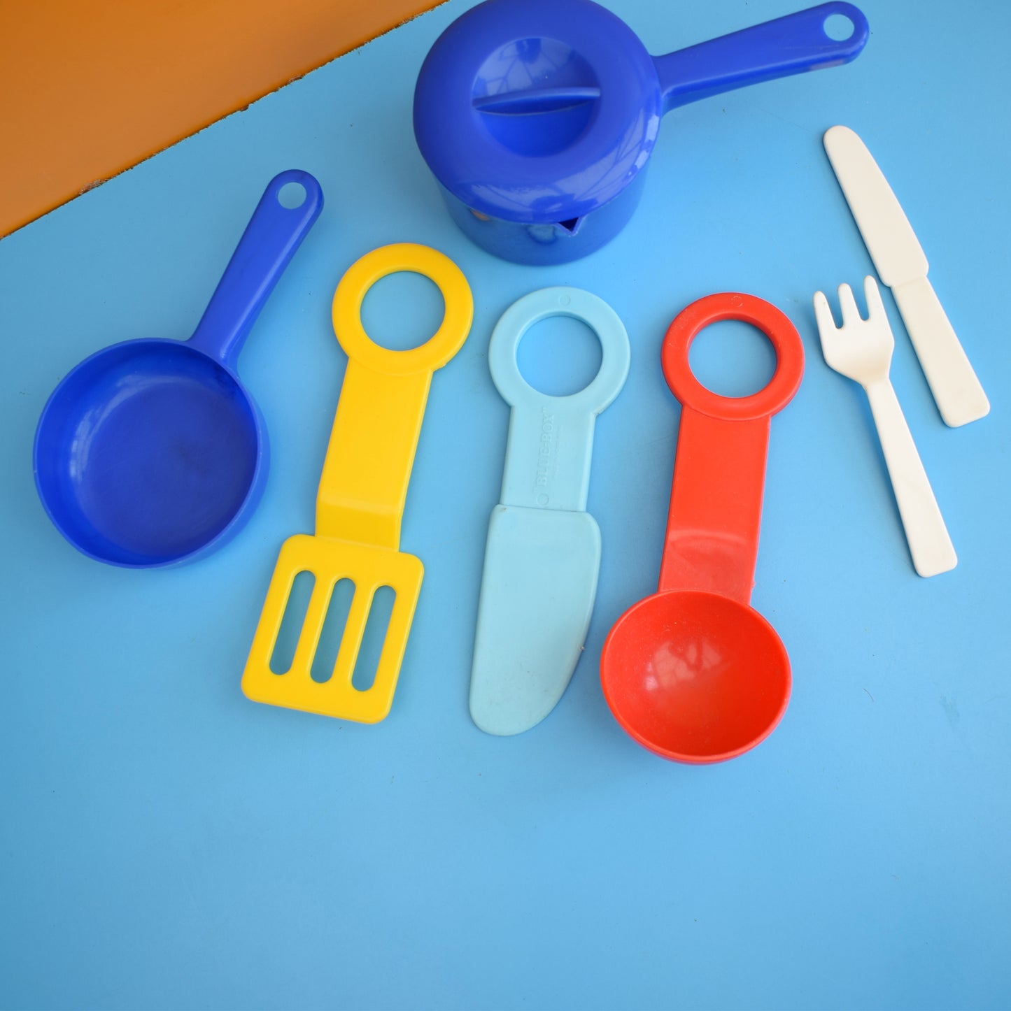 Vintage 1980s Plastic Bluebird Tea set / Kitchen Bits by Pineapple Retro