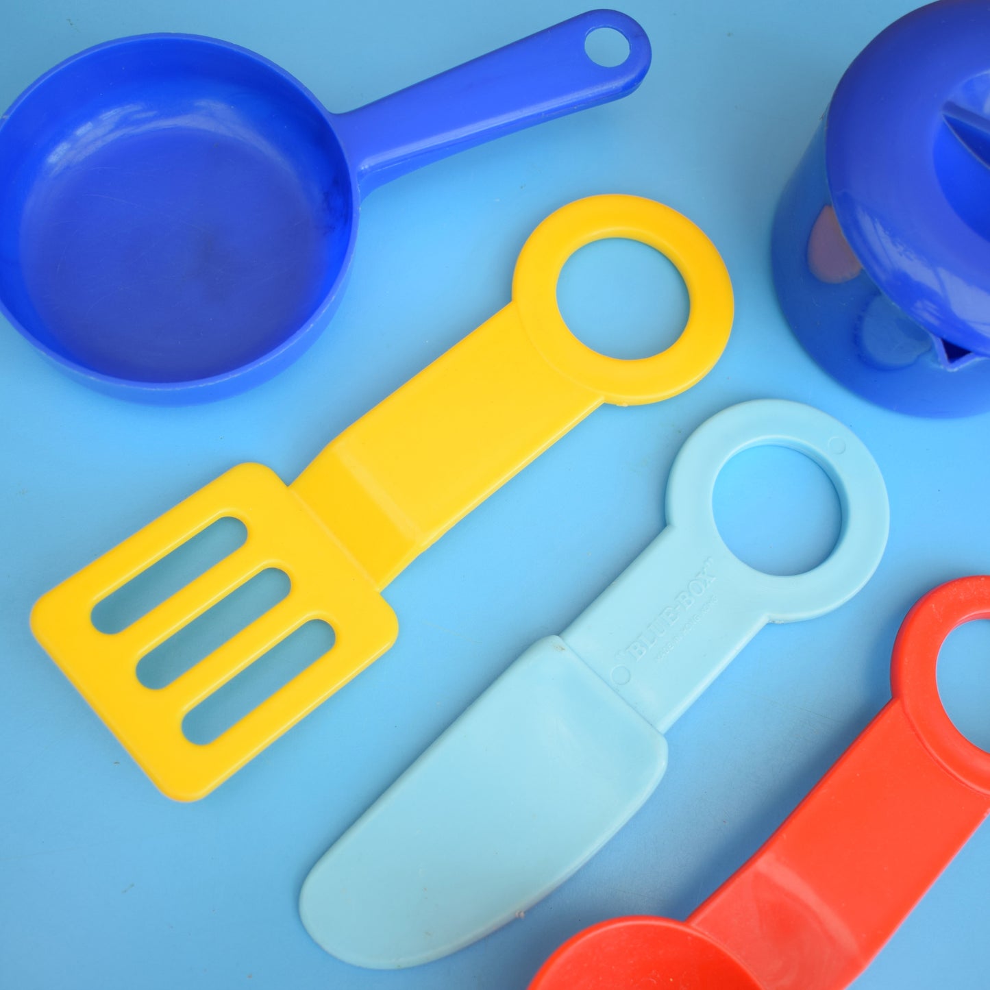 Vintage 1980s Plastic Bluebird Tea set / Kitchen Bits by Pineapple Retro