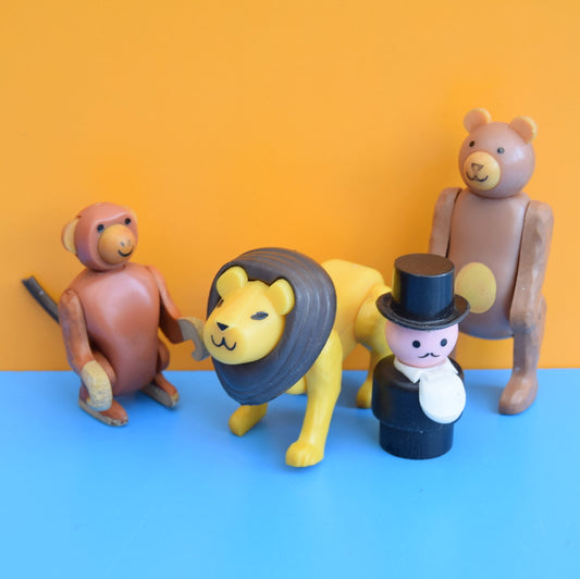 Vintage 1970s kitsch Plastic Fisher Price Zoo Animals / Ringmaster