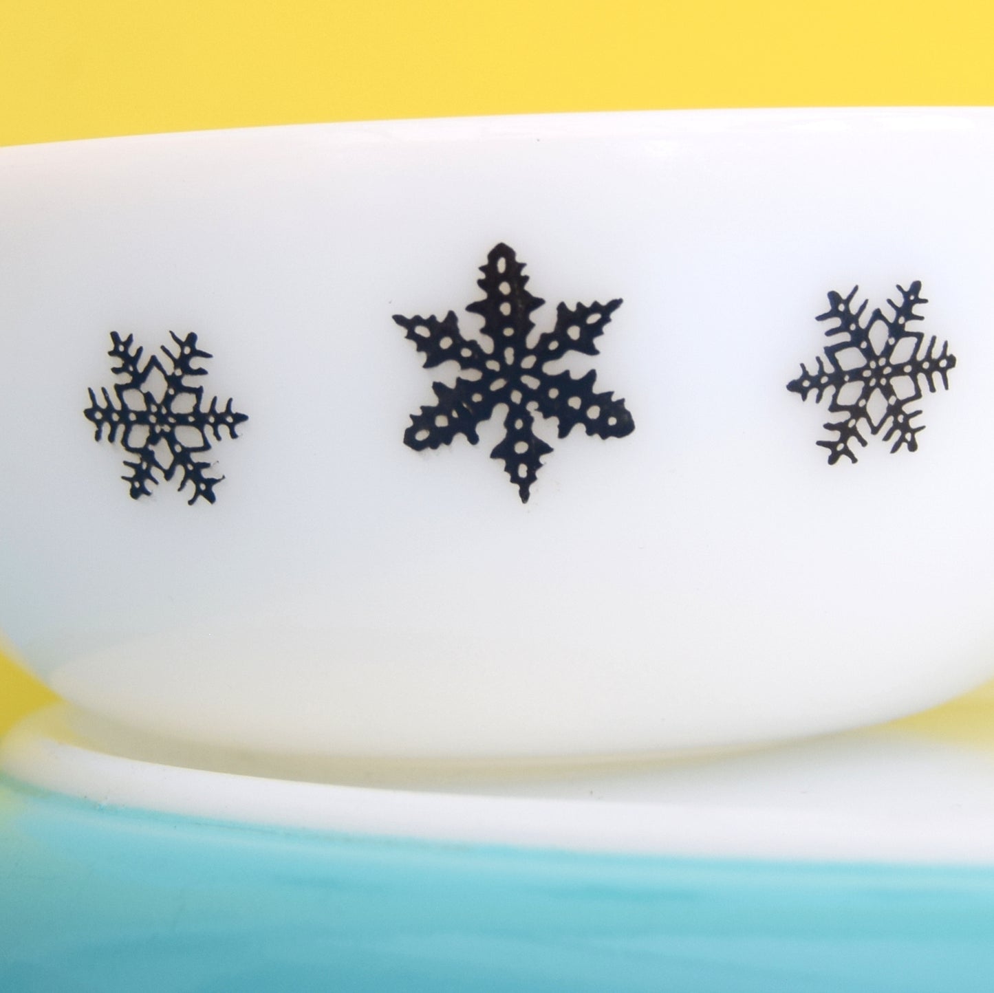 Vintage 1950s Pyrex Pieces- Snowflake Oval Casserole / Small Bowls
