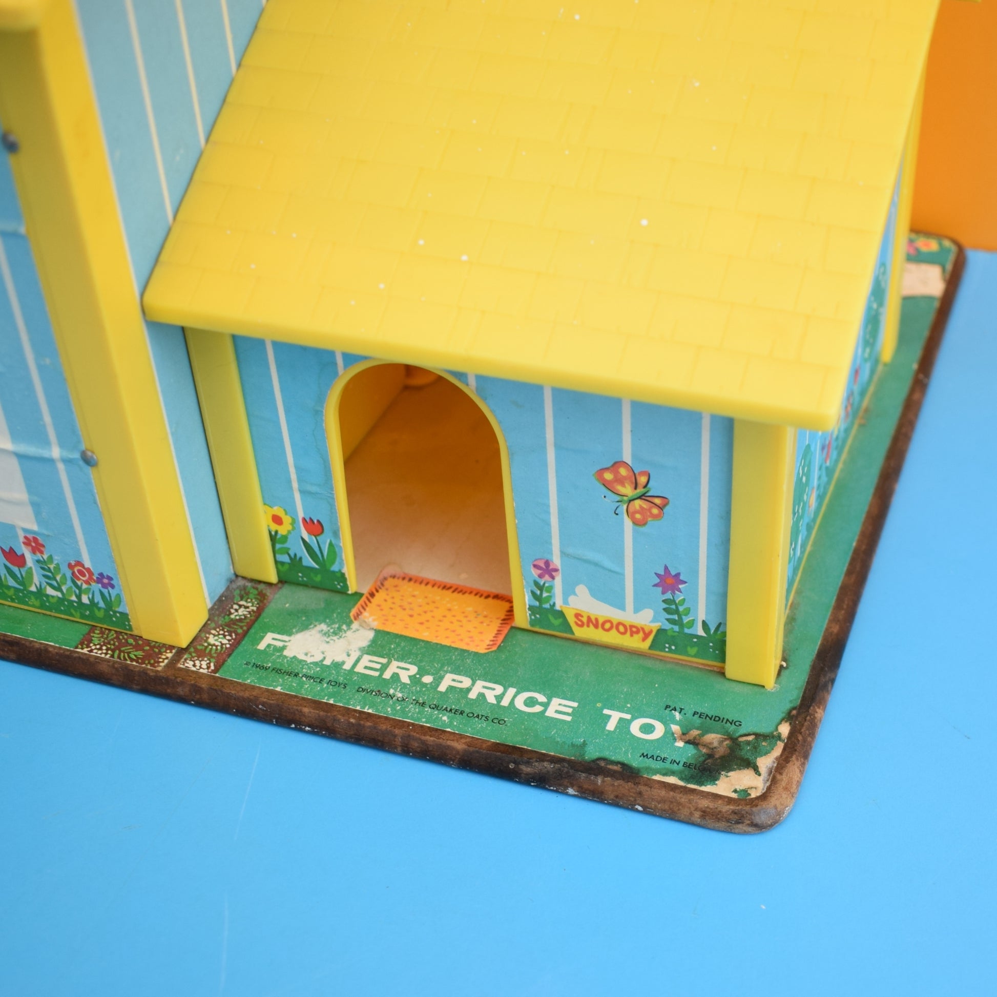 Vintage 1970s Fisher Price Yellow House Figures – Pineapple Retro