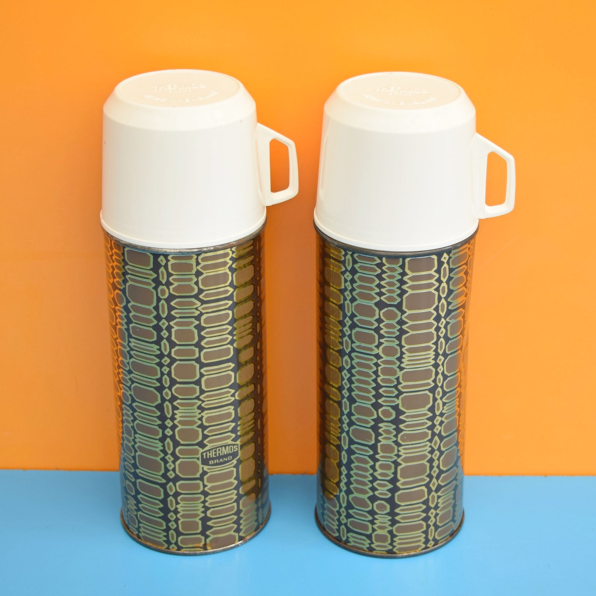 Vintage 1960s Thermos Flask Pair Gold Pattern – Pineapple Retro