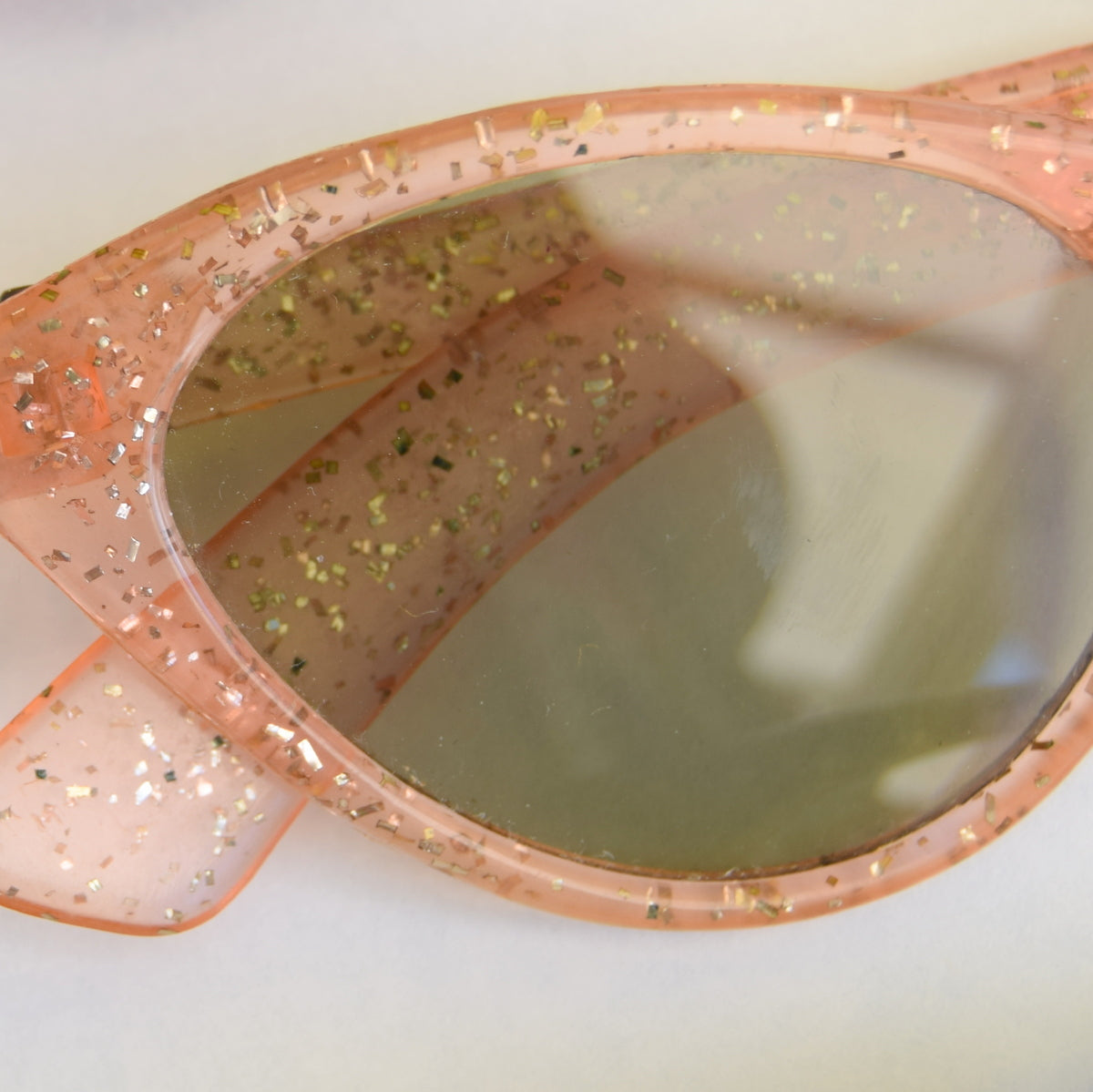 Vintage 1950s Cats Eye Sun Glasses & Cases - Peach Glitter Lucite Frames