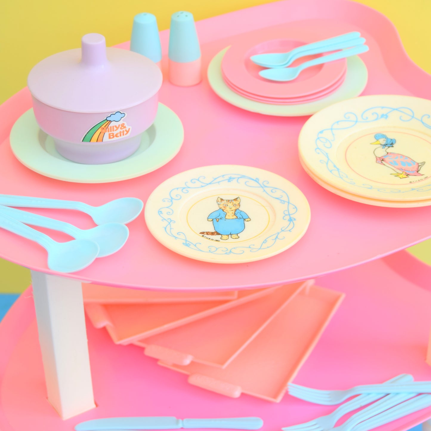 Vintage 1980s Plastic Dolls Trolley / Tableware - Bright Star - Pink / Pastels