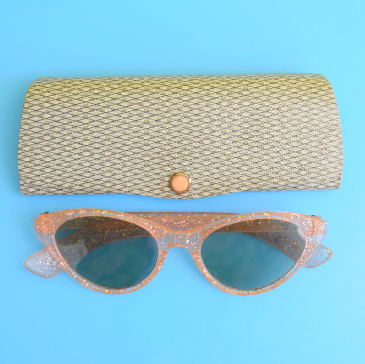 Vintage 1950s Cats Eye Sun Glasses & Cases - Peach Glitter Lucite Frames