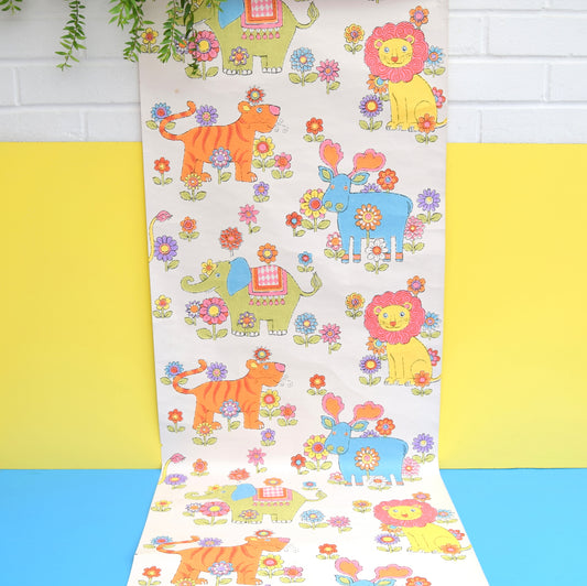Vintage 1960s Kids Wallpaper - Flower Power Animals