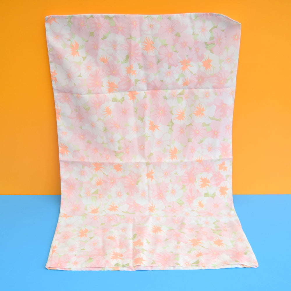 Vintage 1960s Pillow Case Pair - Flower Power - Pale Pink