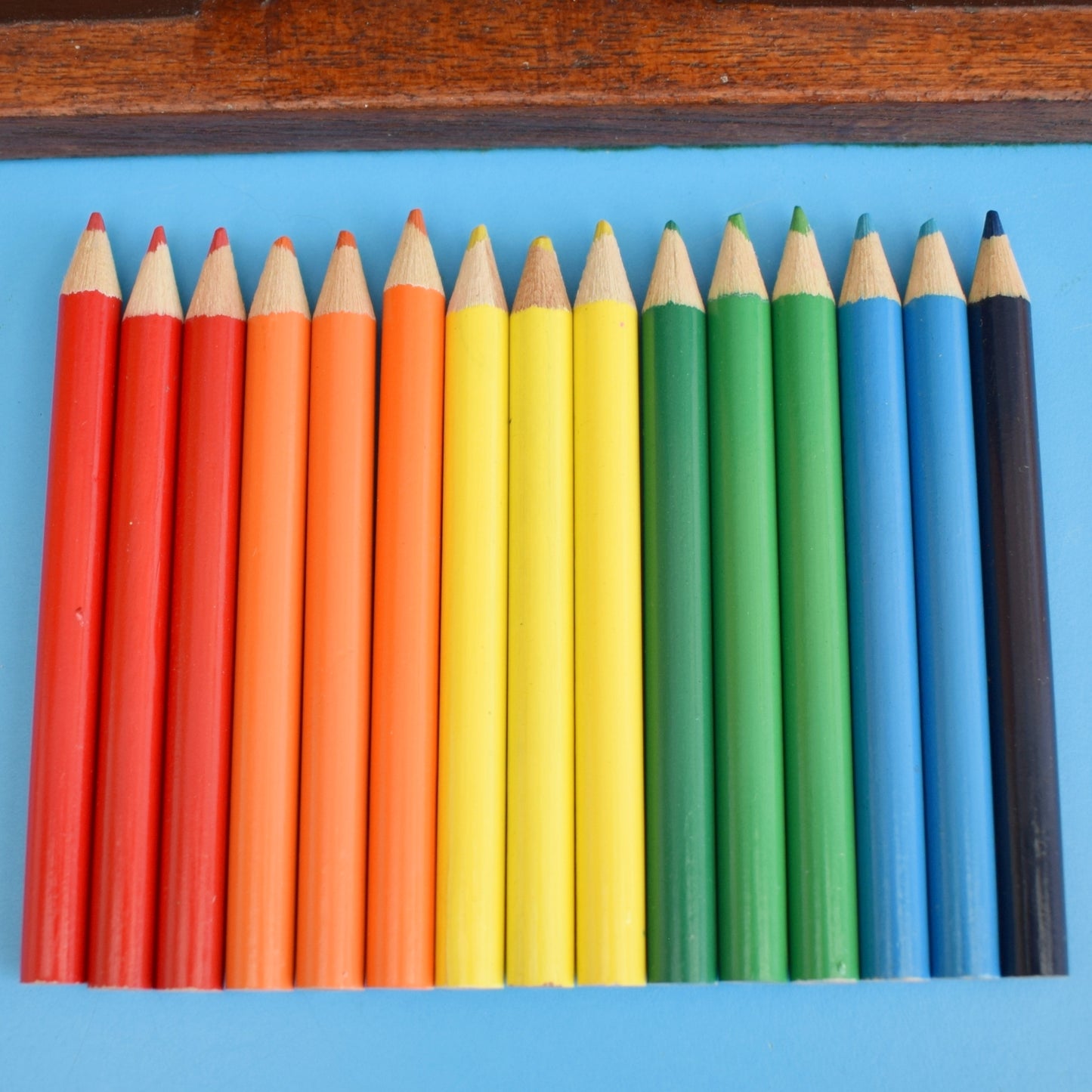 Vintage 1970s Bear Pencil Holder & Rainbow Pencils