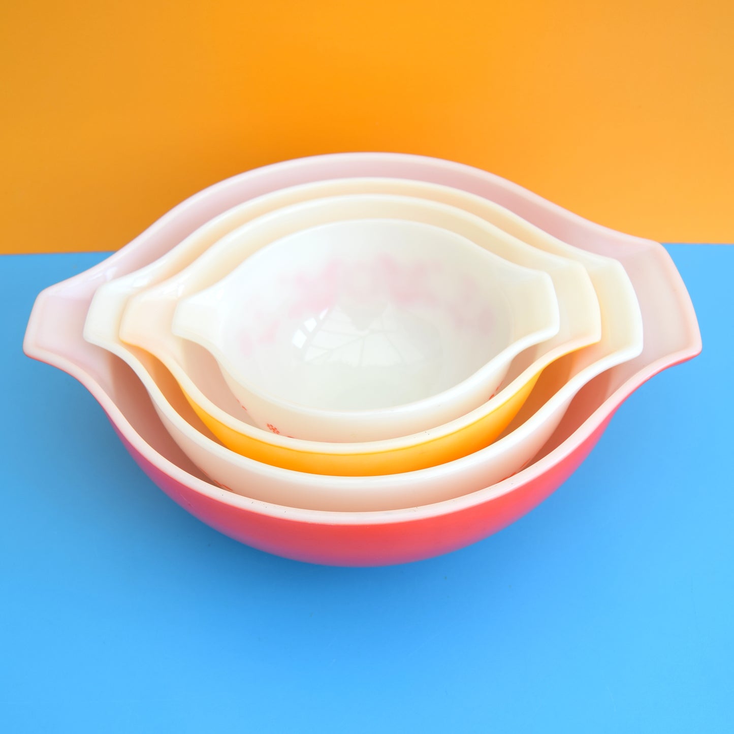 Vintage Pyrex Glass - Cinderella Nesting Bowls - Friendship Pattern