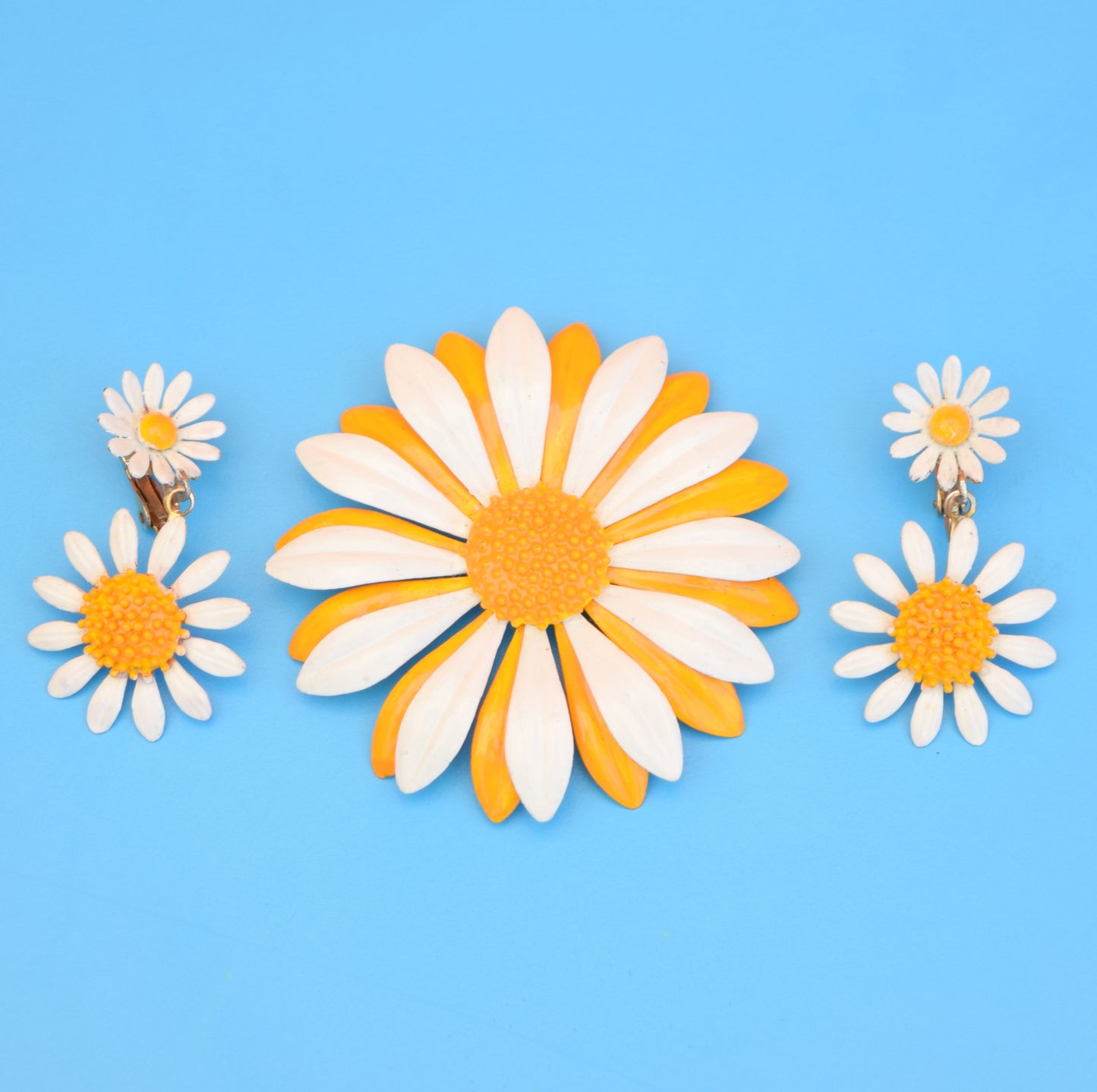 Vintage 1970s Enamel Brooch Pin & Earrings - Flower Design, Yellow & White