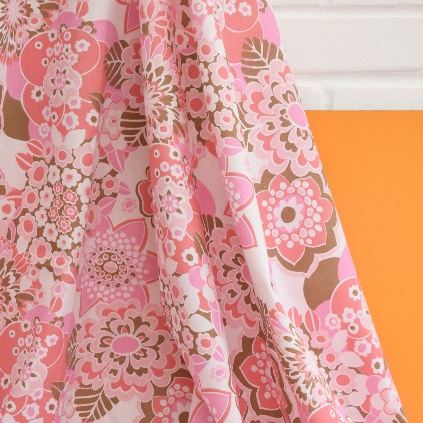 Vintage 1970s Sheet / Fabric - Flower Power - Pink