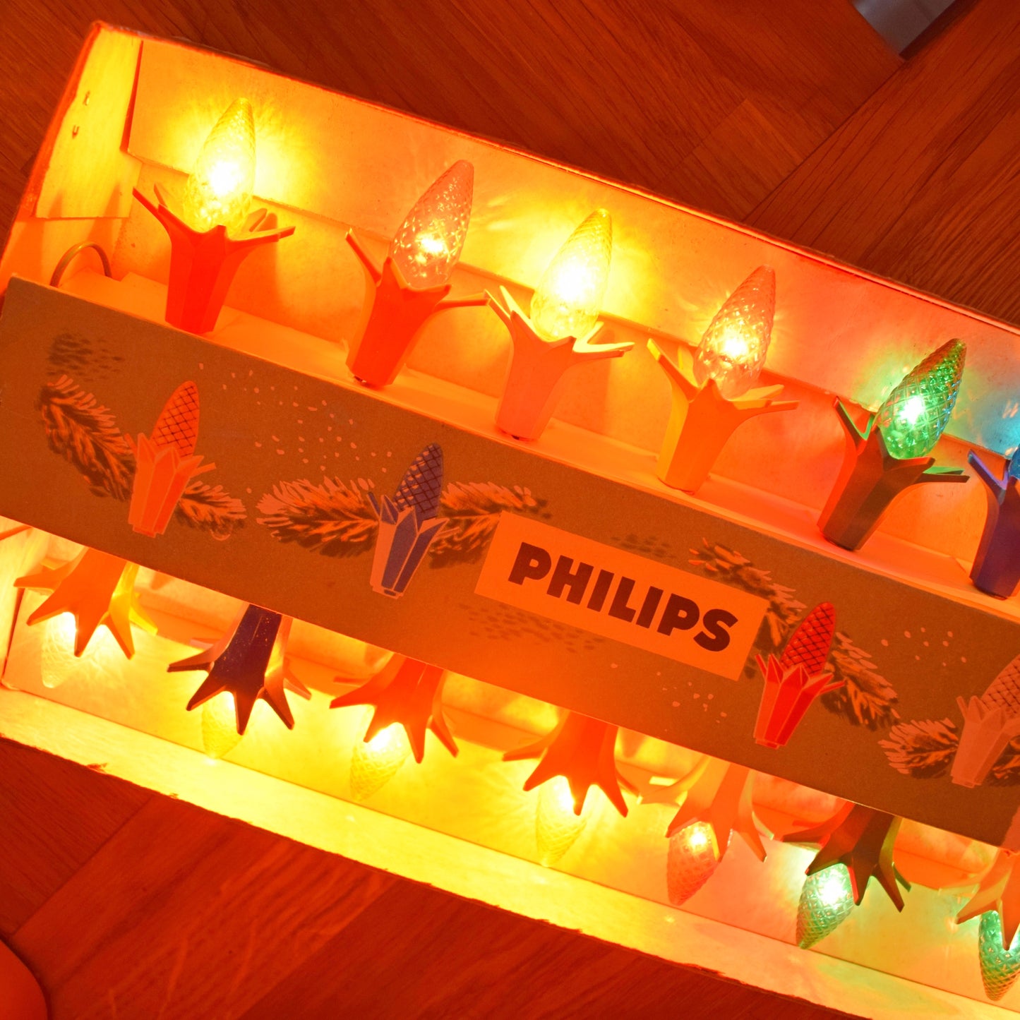 Vintage 1950s Lights - Philips Pinecone - Boxed
