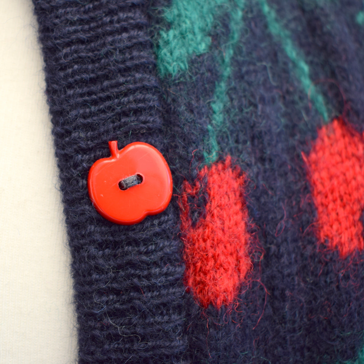 Vintage 1980s Cherry Print Cardigan - Apple Buttons - 100% Wool - Medium