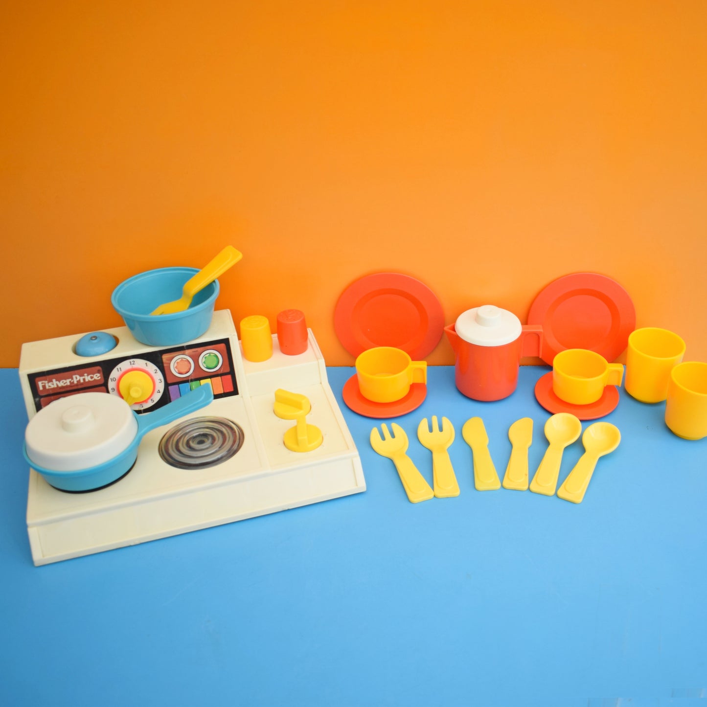 Vintage 1980s Plastic Fisher Price Cooker & Bits .