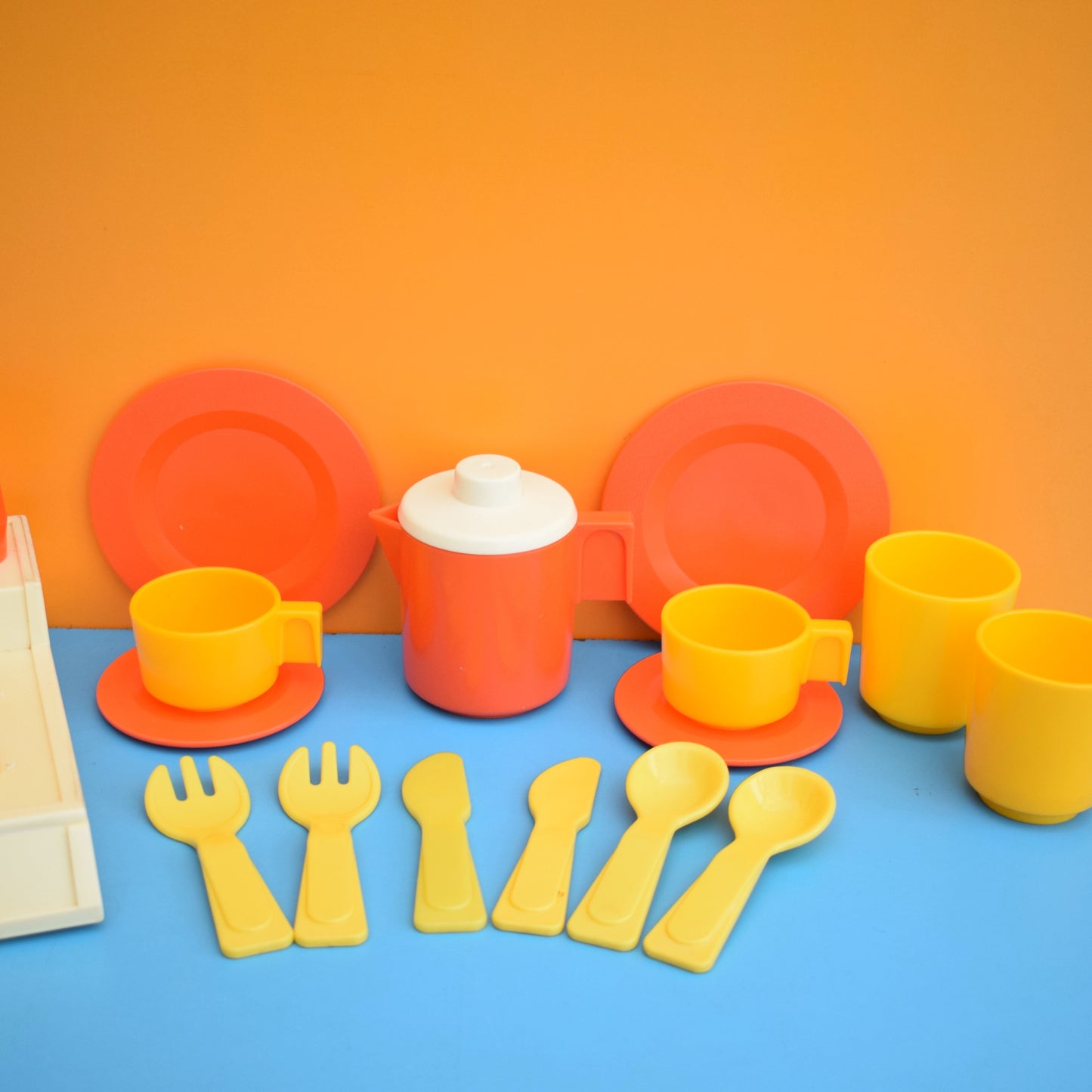 Vintage 1980s Plastic Fisher Price Cooker & Bits .