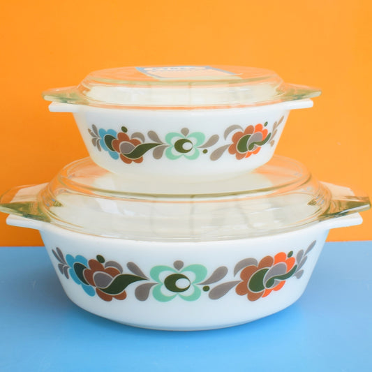 Vintage 1960s Pyrex Casseroles - Carnaby Tempo