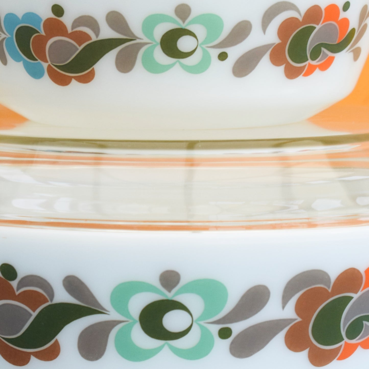 Vintage 1960s Pyrex Casseroles - Carnaby Tempo