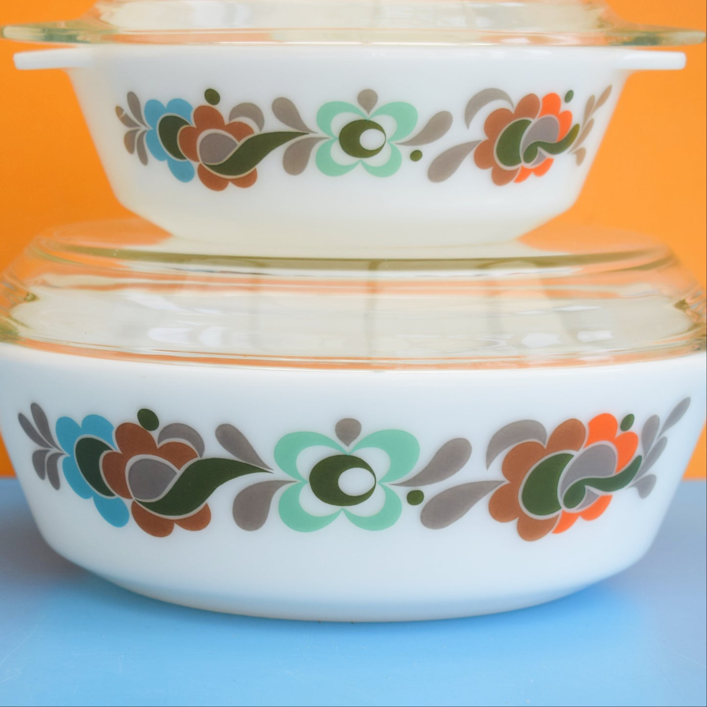 Vintage 1960s Pyrex Casseroles - Carnaby Tempo