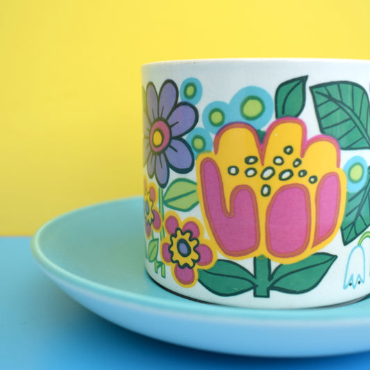 Vintage 1960s Kitsch J & G Meakin Garden Party Tea Cup & Saucer - Flower Power