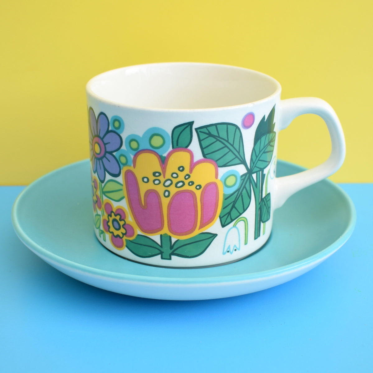 Vintage 1960s Kitsch J & G Meakin Garden Party Tea Cup & Saucer - Flower Power