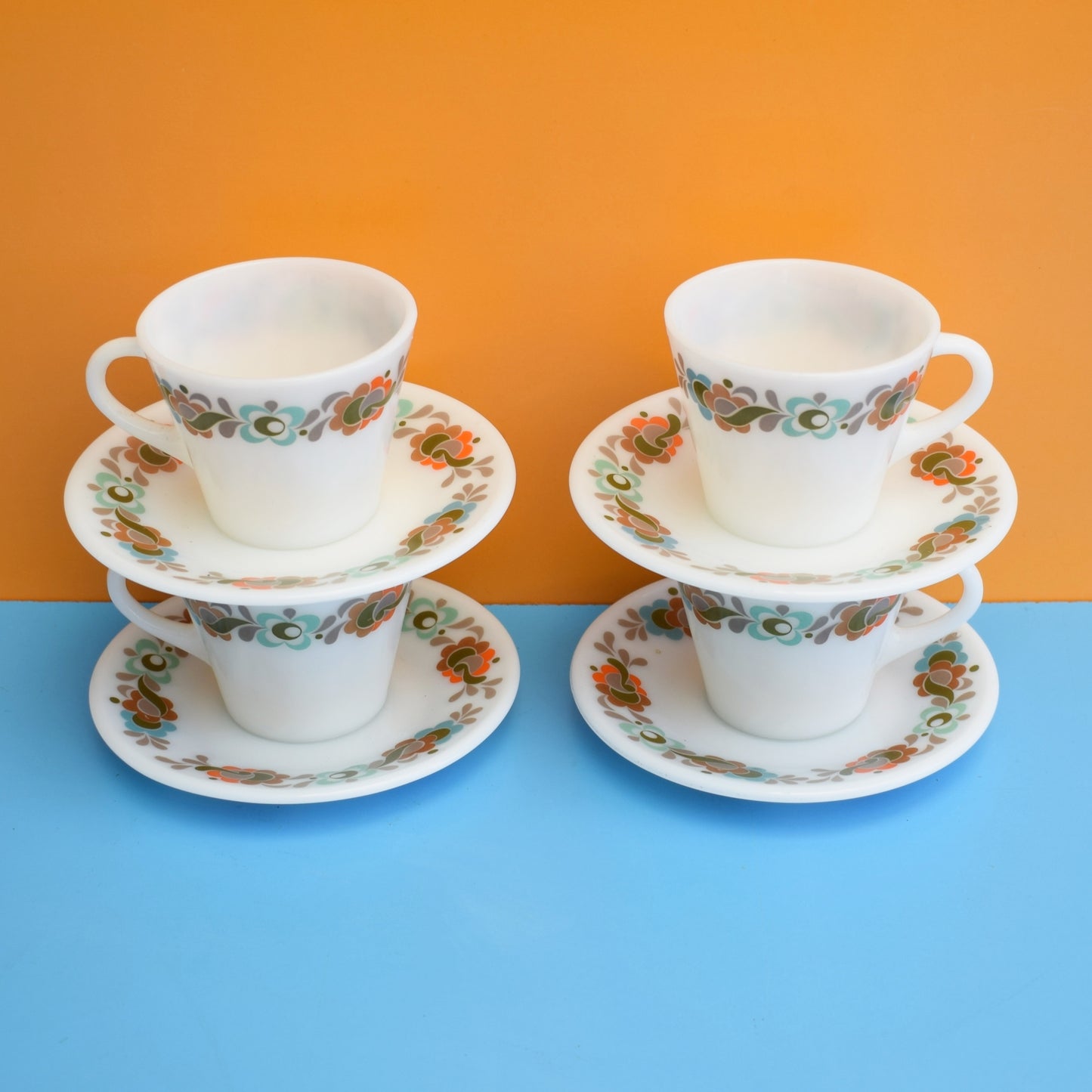 Vintage 1960s Pyrex Cups & Saucers - Carnaby