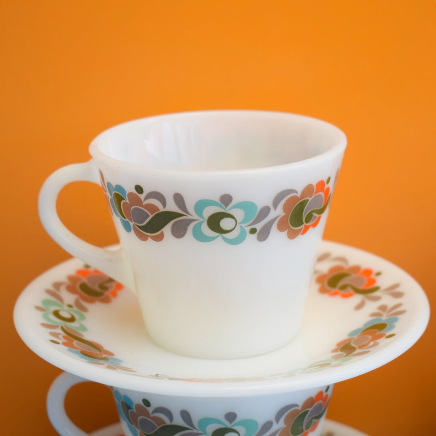 Vintage 1960s Pyrex Cups & Saucers - Carnaby