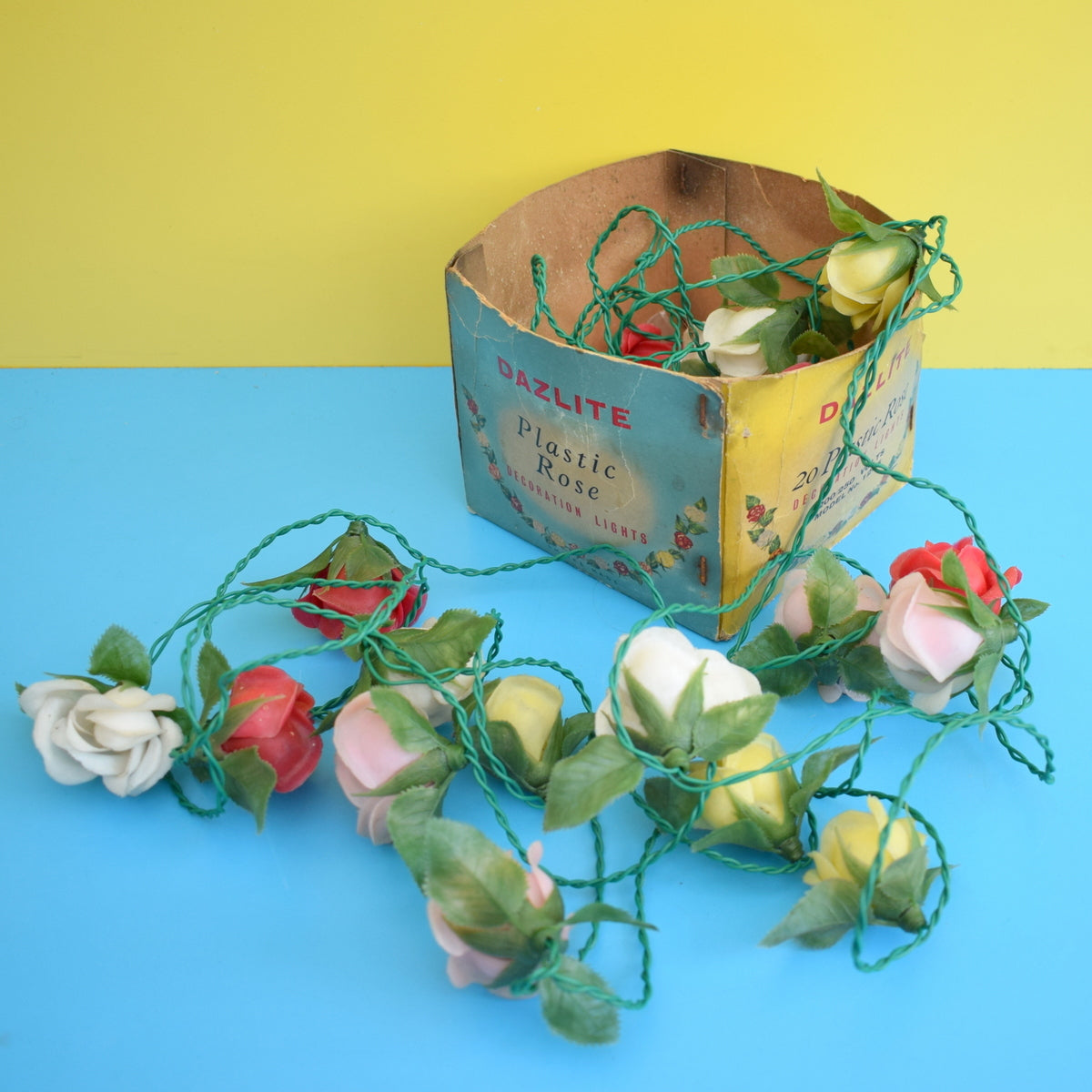 Vintage 1950s Dazlite Plastic Rose String Lights - Boxed - Decorative