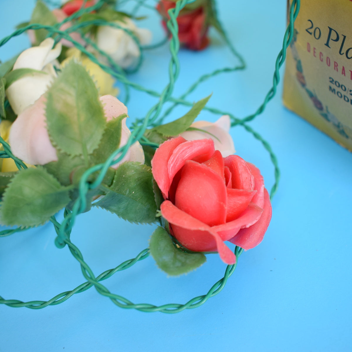 Vintage 1950s Dazlite Plastic Rose String Lights - Boxed - Decorative