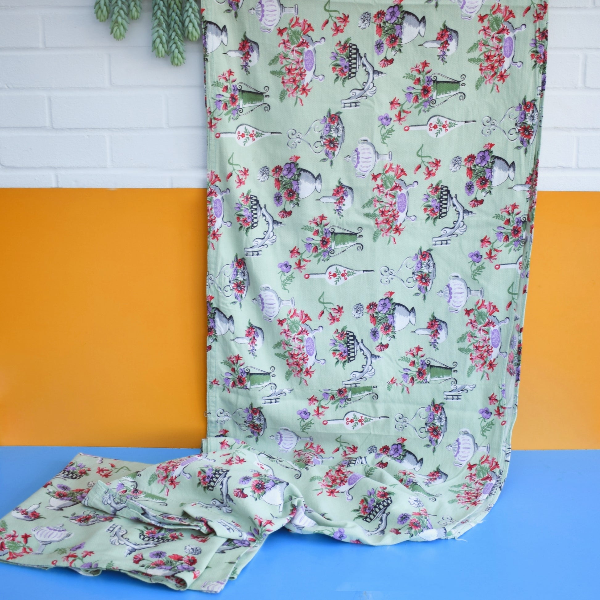 Vintage 1950s Fabric - Floral Vases by Vintage