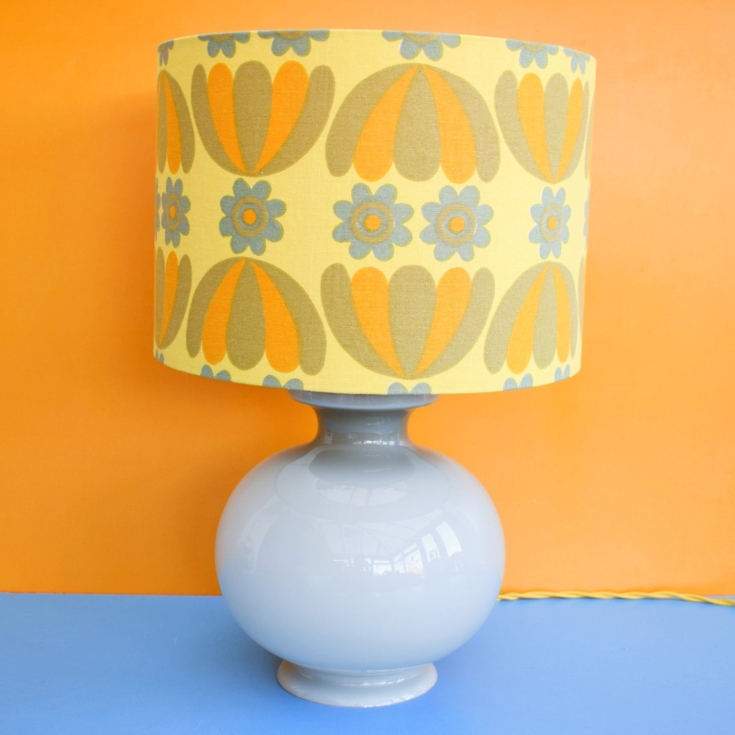 Vintage 1960s Lamp - Flower Power Heals Shade - Grey & Yellow
