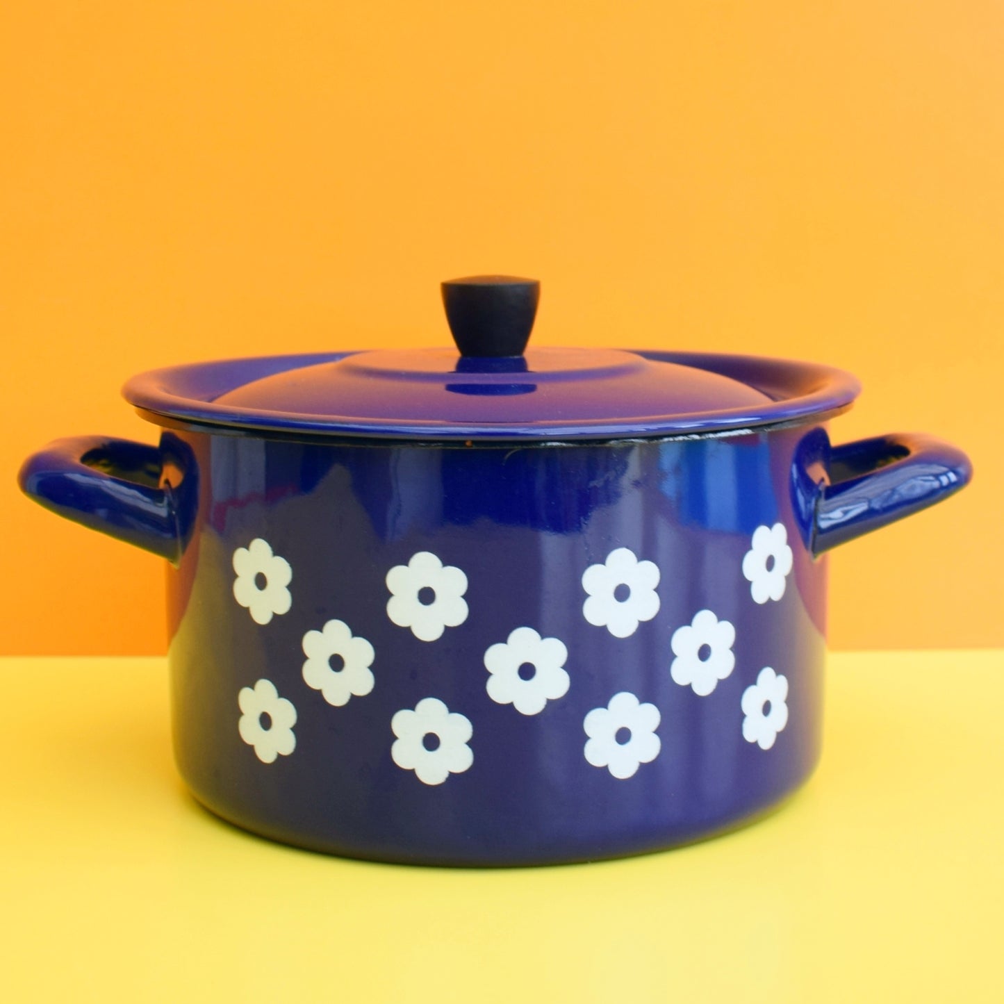 Vintage 1960s Enamel Casserole - Blue Flower Power