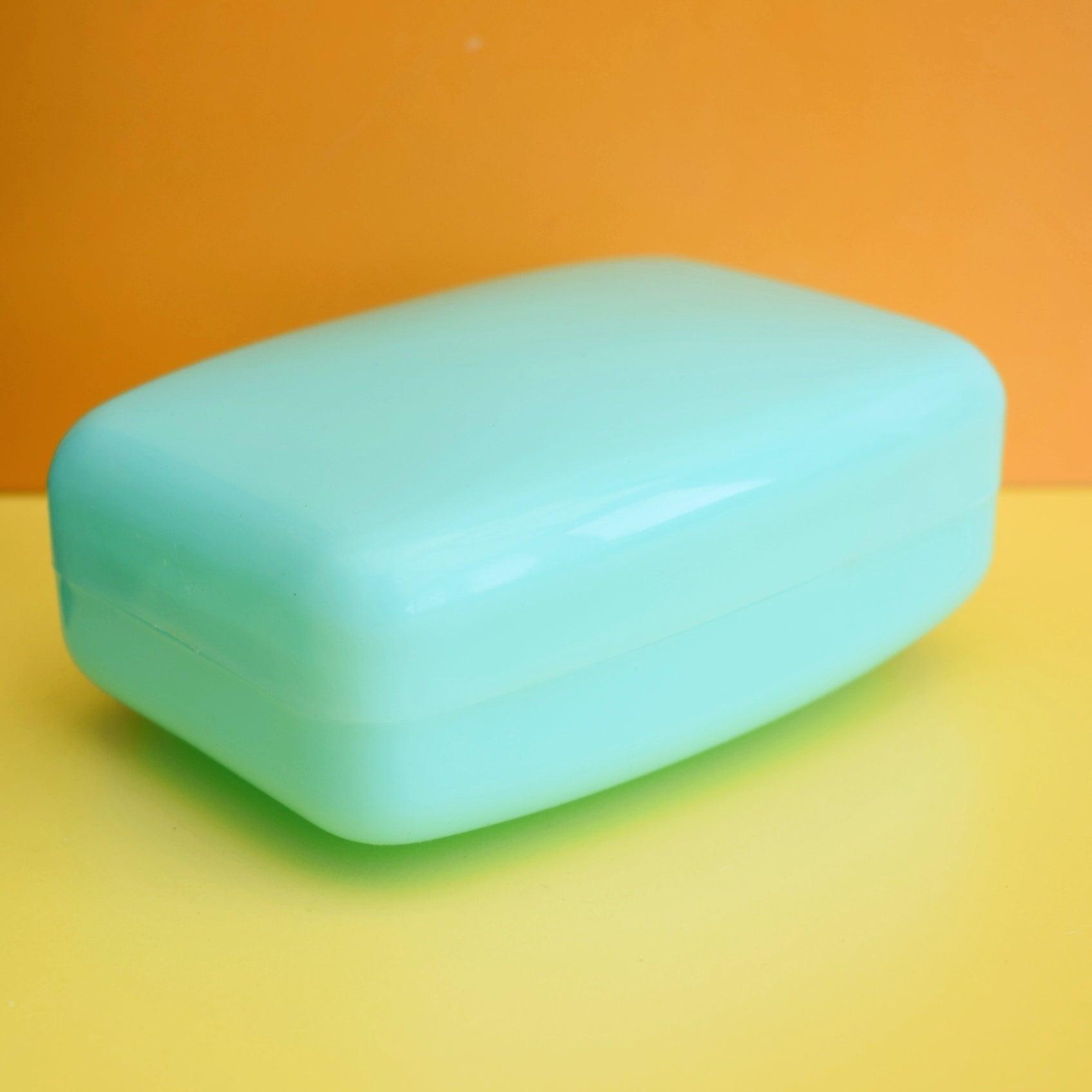 Vintage 1970s Vinyl Wash Bag / Soap Dish by Pineapple Retro