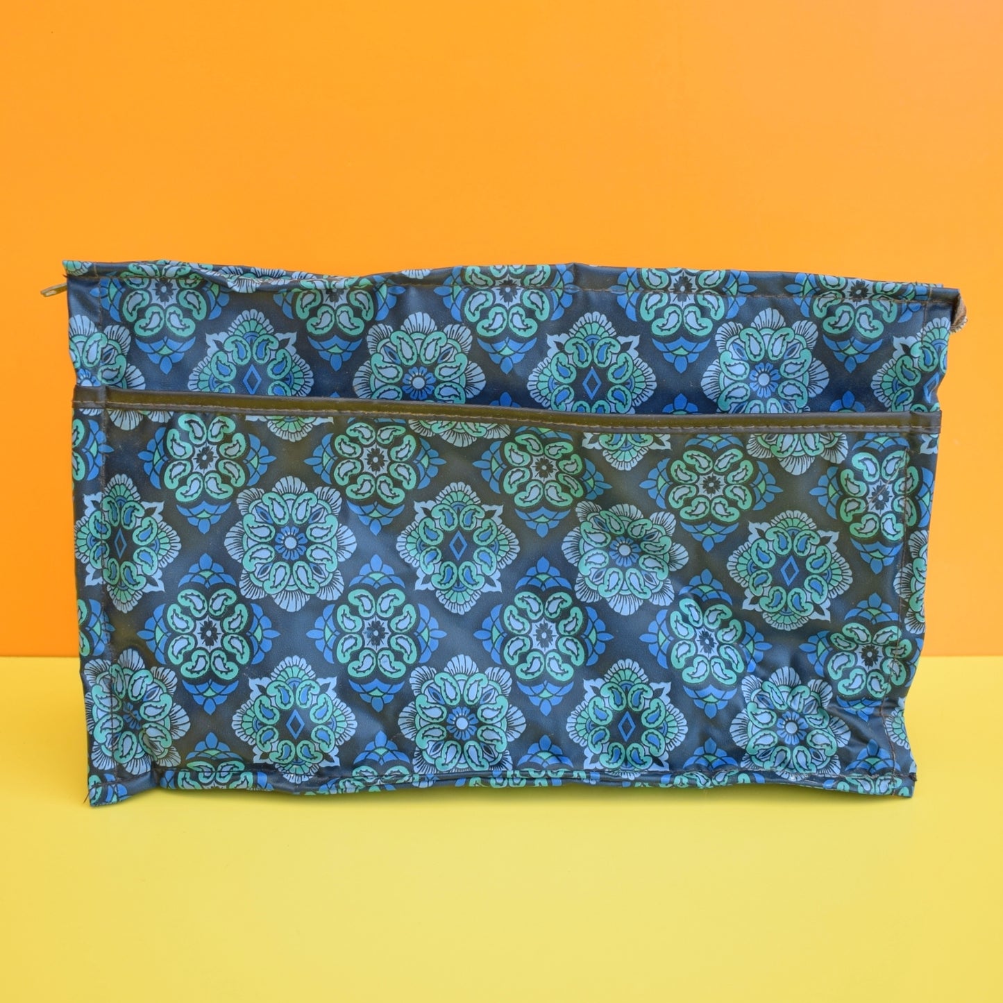 Vintage 1970s Vinyl Wash Bag / Soap Dish by Pineapple Retro