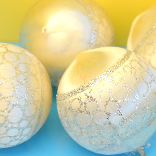 Vintage 1960s Plastic Kitsch Christmas Baubles / Decorations Red