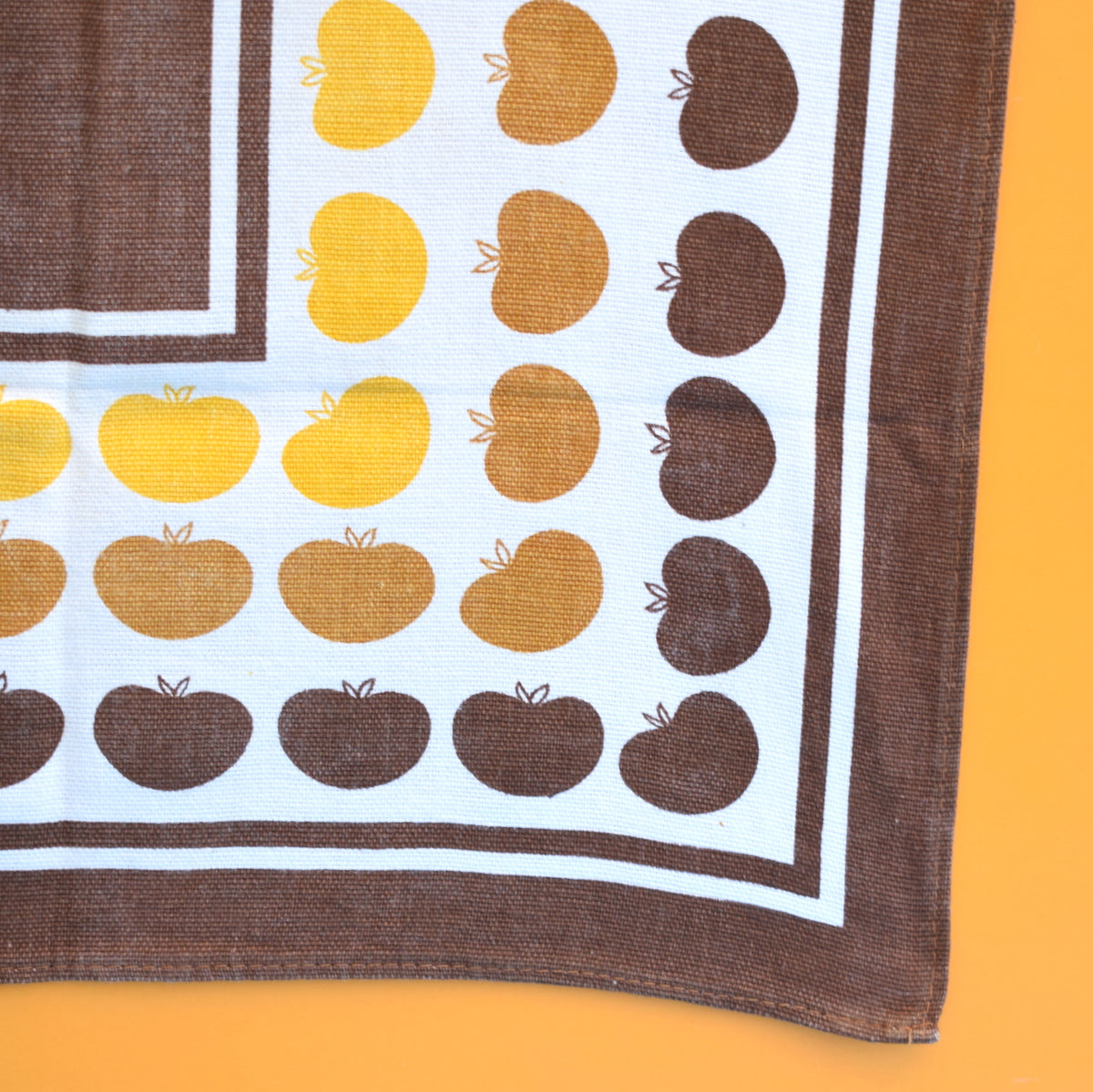 Vintage 1960s Tea Towel - Apples - Yellow / Brown